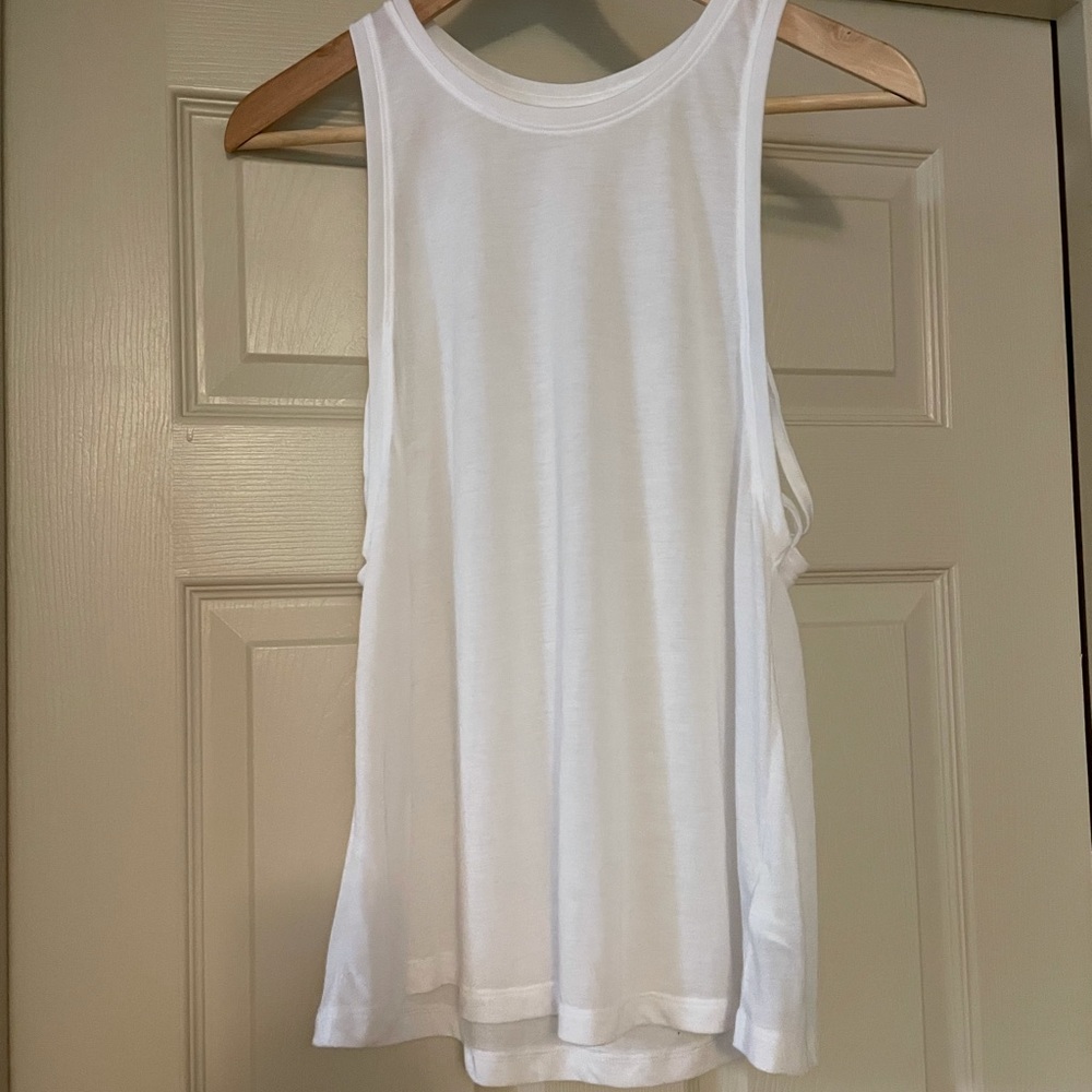 GAP Fit - White Athletic Tank Top